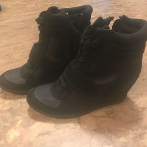 Vera Wang wedge sneaker